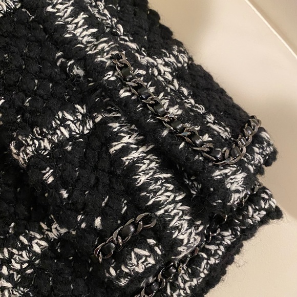 CHANEL Evening Jacket With Leather Cable Accents - Picture 11 of 15